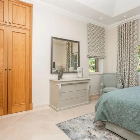 Sleeps 10 Pool Air Con Wifi Quinta do Lago