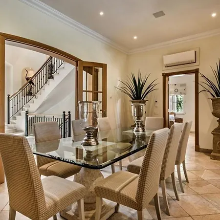 Sleeps 10 Pool Air Con Wifi Villa