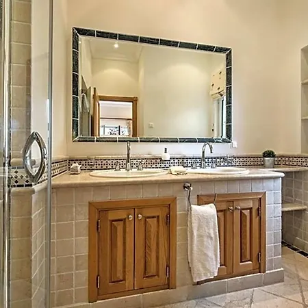 Sleeps 10 Pool Air Con Wifi Villa *