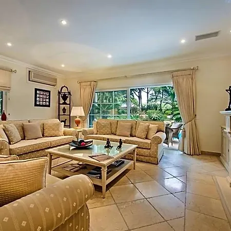Sleeps 10 Pool Air Con Wifi Vila